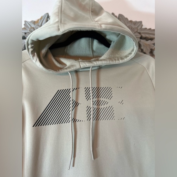 Under Armour Tan Loose Hoodie – Size Large, Comfortable and Stylish - Picture 7 of 14